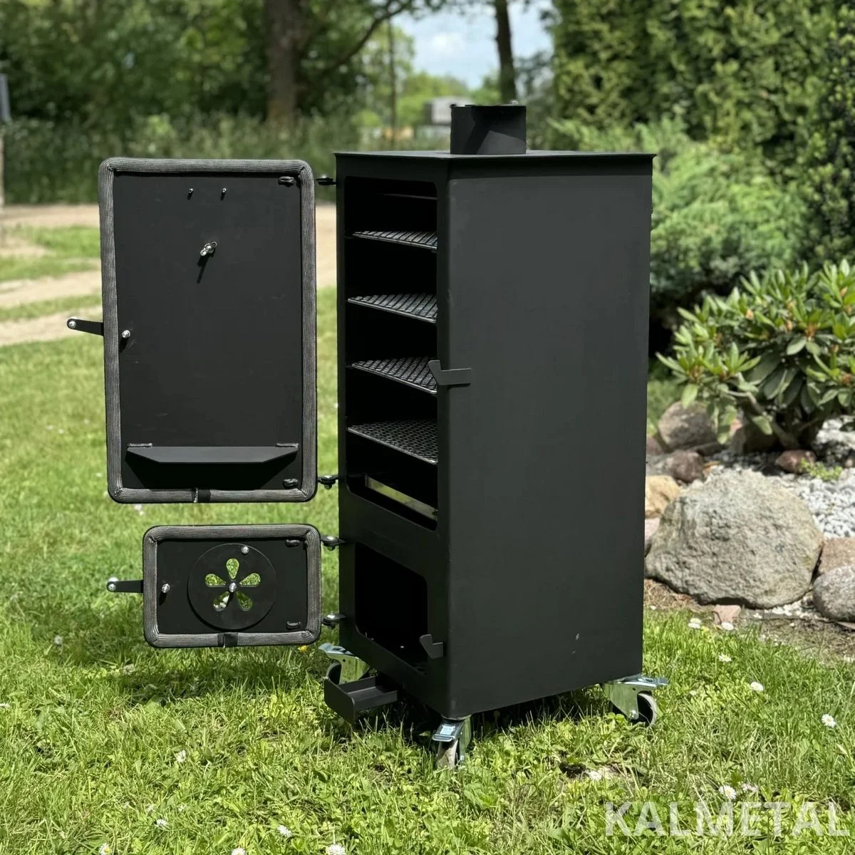 Kompaktne 70 L suitsutusahi ratastega – pilt 2