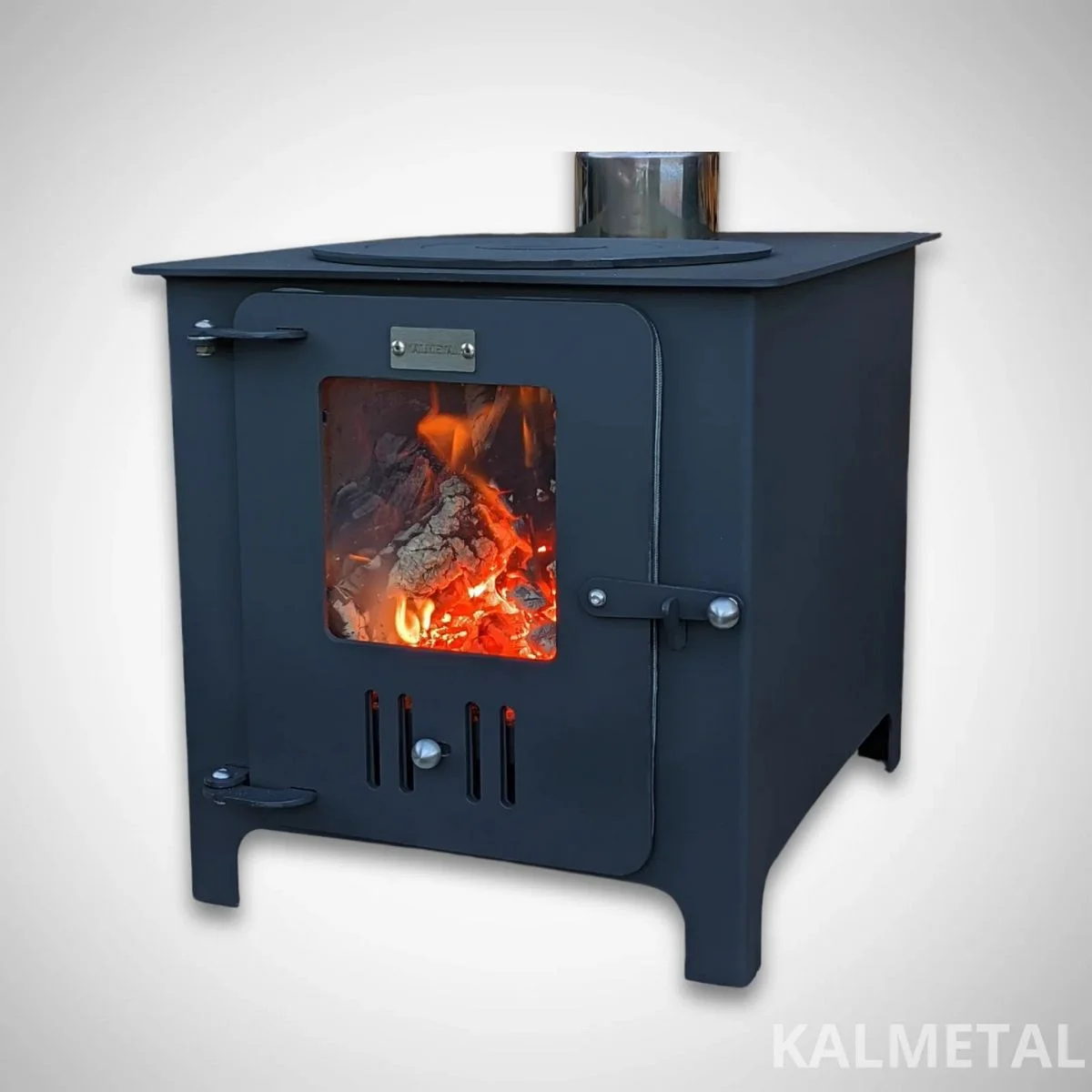 Ahi-kamin 8kW šamottkividega ja pliidiplaatidega