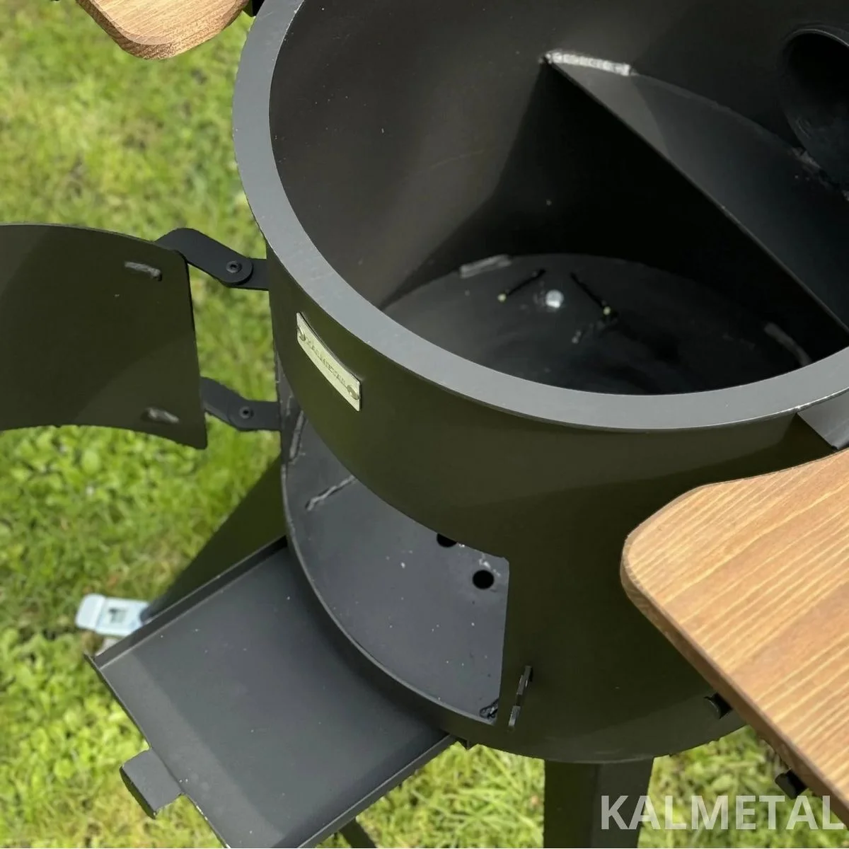 PREMIUM 8L kuni 22L 3MM pliit korstnaga, riiulitega, ratastega – pilt 7